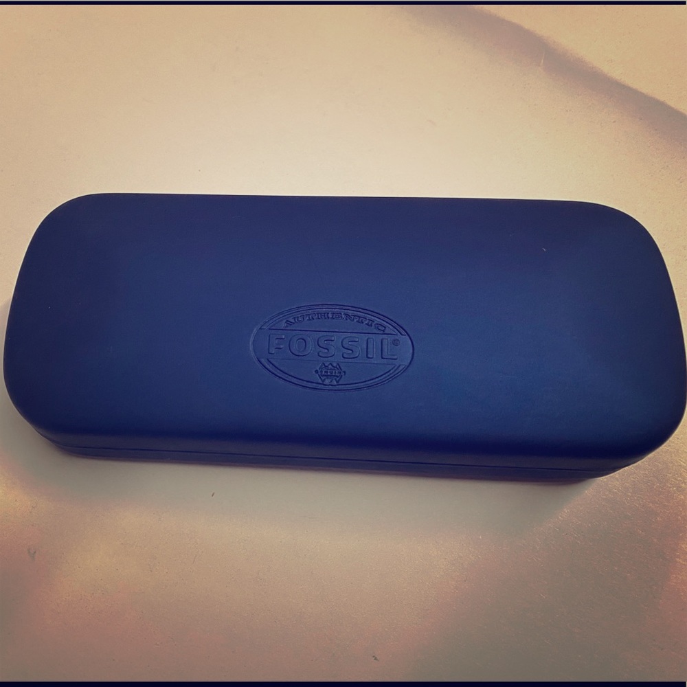 Fossil glasses case